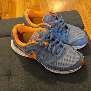 Women’s Nike sneakers